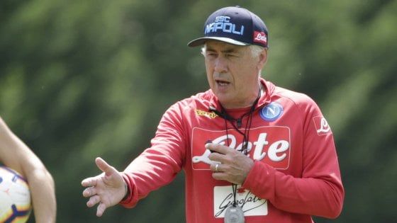 Napoli, Ancelotti aspetta un terzino. De Laurentiis: ''In tre anni nuovo stadio''