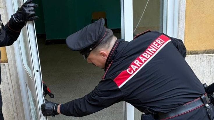 Furti nelle mense delle scuole di Torpignattara e Centocelle: presi generi alimentari