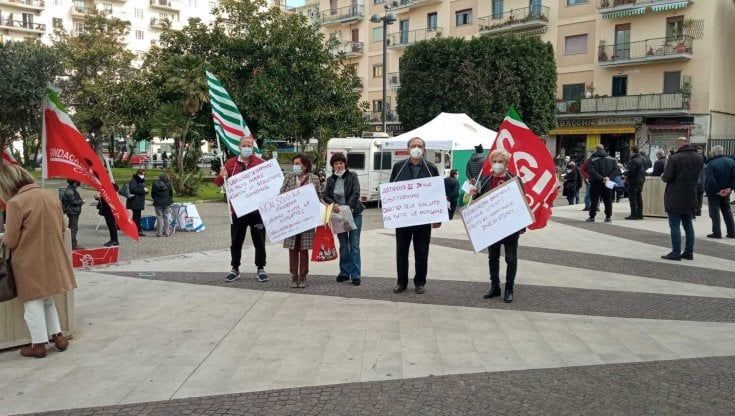 Protesta a Fuorigrotta per la sanità pubblica