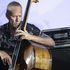 Avishai Cohen, un ponte jazz tra Occidente, Medio Oriente e Caraibi: 