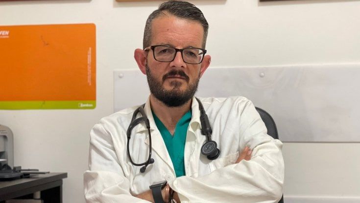 Vaccini, parla il medico che converte i no-vax: "Io e la mia moto abbiamo fatto più dosi di un hub"