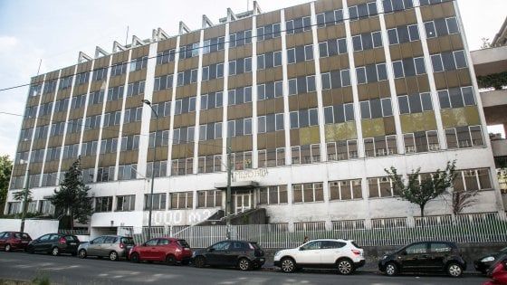 Milano, l’Ente dei medici al Comune: "Usate i nostri palazzi vuoti per accogliere i migranti" 