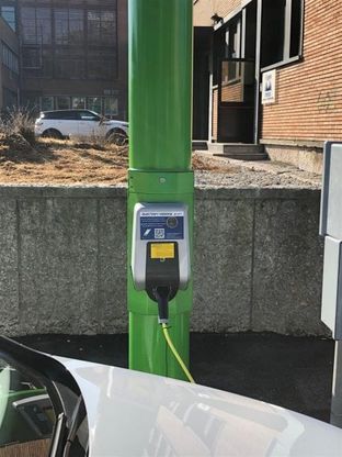 Electrify Verona: installati pali intelligenti per la ricarica veloce. I primi in Europa