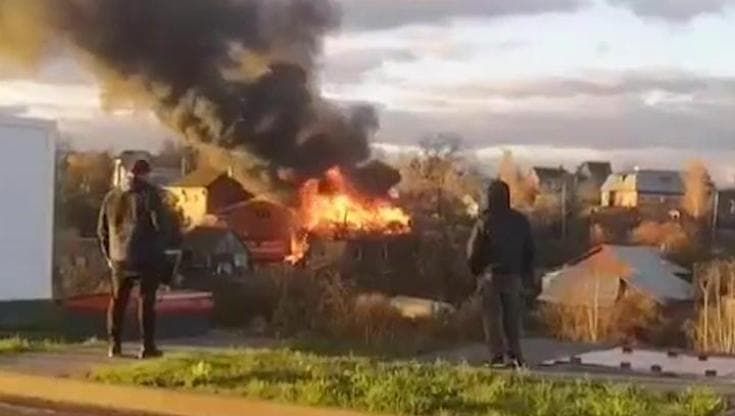 Russia, offensiva ucraina che colpisce con droni la città di Ramenskoye