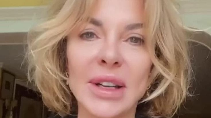Alba Parietti è finita al pronto soccorso: investita sulle piste di Courmayeur