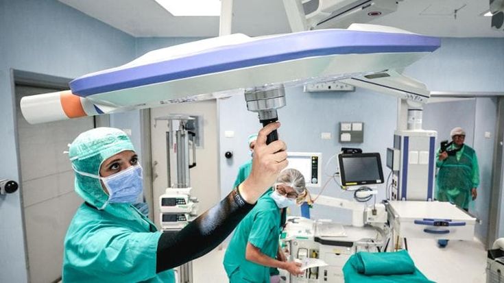 Scure su treni, scuola, welfare: 117 milioni di tagli per colmare il buco della sanità in Piemonte