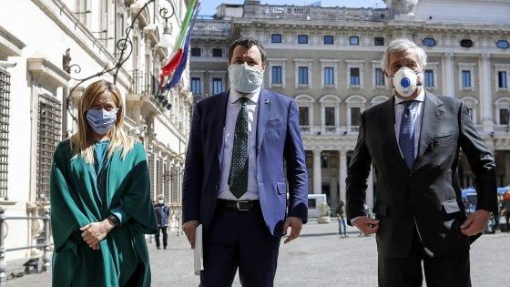 Regionali, nel centrodestra è ancora stallo sulle candidature. FI e FdI insistono su Caldoro e Fitto