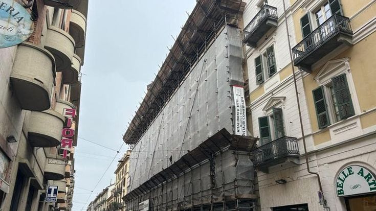 Senza ricordi e senza casa, il dramma degli abitanti di via Vanchiglia 18 a due anni dall’incendio