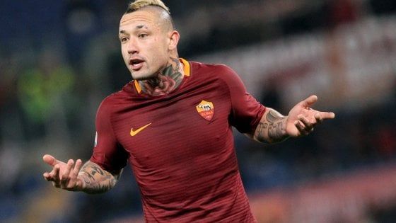 Difesa nuova, Nainggolan "fuori ruolo" e il dopo Salah: Roma, è un'estate di dubbi e speranze