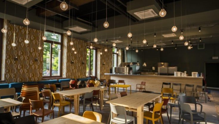 Via Padova, il nuovo cuore dell'ex Convitto è "mosso". il ristorante che invita al Trotter tra cibo e cultura 