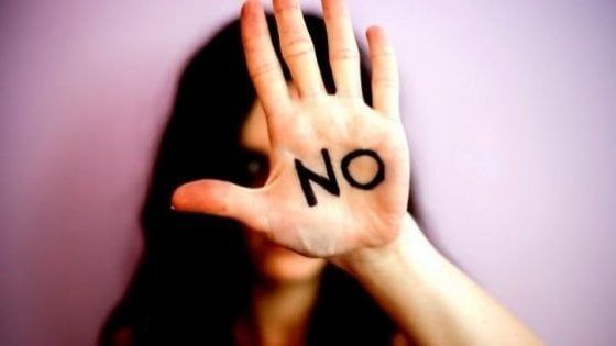 Coronavirus in Lombardia, una linea telefonica per le donne vittime di violenza domestica