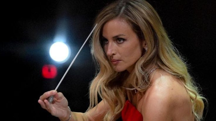 Beatrice Venezi torna sui social dopo il caso Fenice: “Grazie per il sostegno e la fiducia”