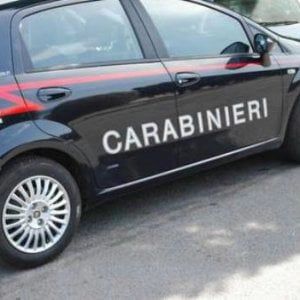Giallo nella Bergamasca, scoperto cadavere in un'auto bruciata: s'indaga in tutte le direzioni