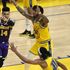 Basket Nba: Lakers senza sosta, Gallinari e Paul rimontano Sacramento