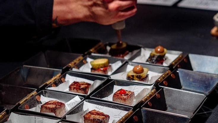 Due stelle Michelin, una su 5 per l’igiene: il caso Ynyshir fa discutere l’alta cucina gallese