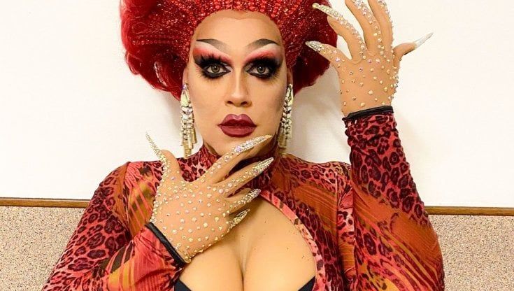 Magazziniere di giorno ad Amazon e drag queen nel tempo libero: “Al mio show con i colleghi"