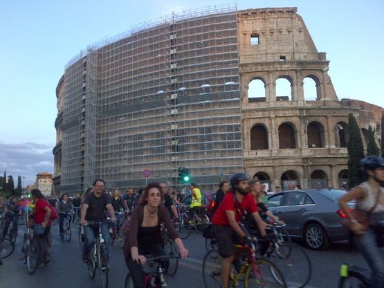 "Critical Mass", prima giornata per i ciclisti urbani romani