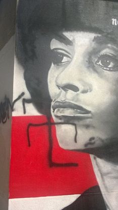 Milano, svastiche e scritte sui muri del collettivo: la firma è di CasaPound