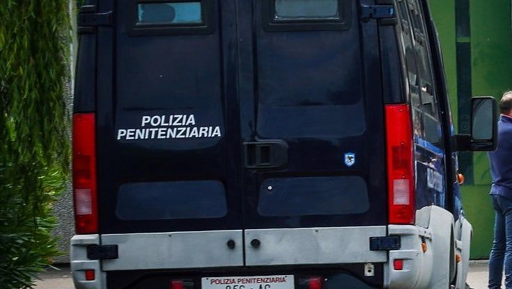 Il garante Ciambriello: "Dal social di un detenuto ho scoperto i pestaggi dietro le sbarre