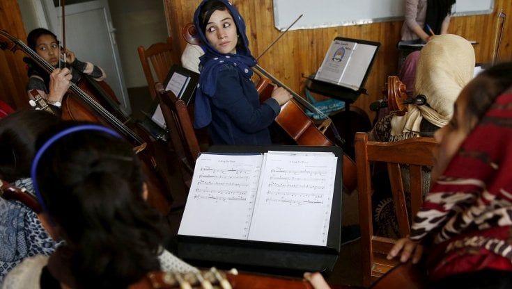 I talebani e l'editto del silenzio: vietare la musica significa negare la vita