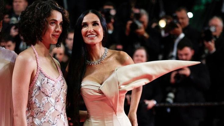 ‘The substance’, Demi Moore è tornata. L’attrice a Cannes con un horror femminista sull’ossessione della giovinezza