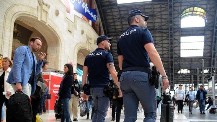 Cerca di strangolare uno sconosciuto davanti alla stazione Centrale: arrestato per tentato omicidio