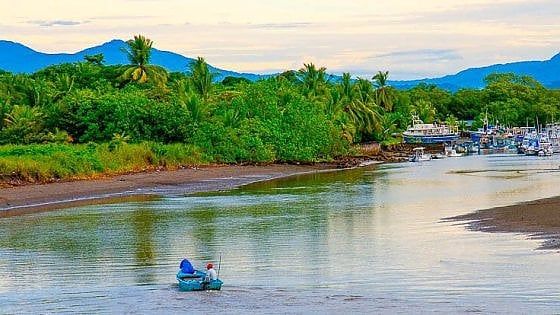 Lecce, la moglie posta su Facebook la foto in spiaggia: latitante arrestato in Costa Rica