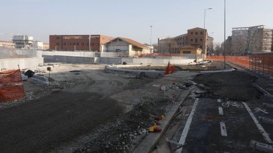 Bologna, la rotonda di Bovi Campeggi si fa attendere ancora un mese