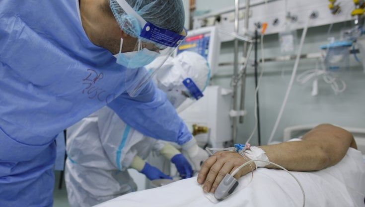 Positivo al Covid a maggio ma si porta addosso ancora i postumi del virus