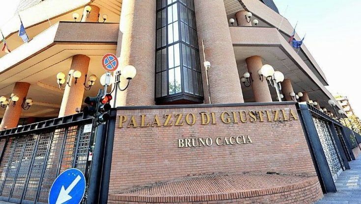 Le mamme indagate a Torino per violenze sui due fratellini si difendono: “Una telefonata per dirci che non avremmo più visto i bimbi in affido da 8 anni”