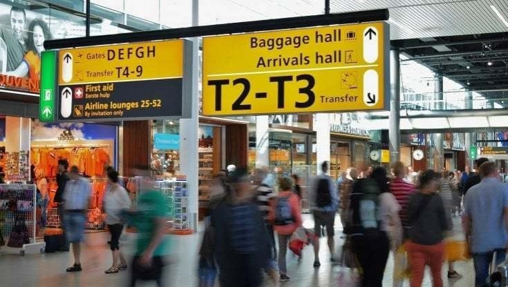 "Vado a Bari" ma il biglietto è per Bali: scopre l'errore in aeroporto a Tokyo. "Lo scalo a Giacarta mi ha insospettito"