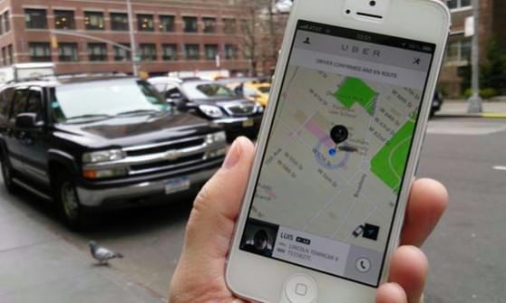 E Uber lancia l'hashtag “ScioperoAMT a #Genova? Presenta il biglietto del bus sull'auto #Uber "