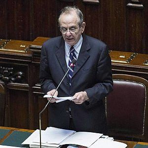Stabilità, a rischio il sussidio per i collaboratori. Nessun taglio agli F-35
