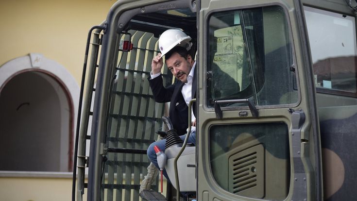 “Io nel mirino dei Casamonica”. La denuncia di Salvini che non risulta a nessuno