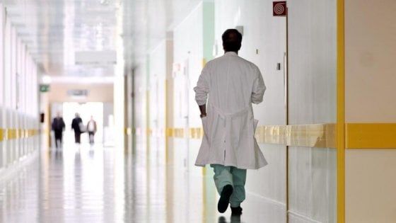 Sanità, il Pd attacca sulle liste d'attesa in Lombardia: "Otto mesi contro 10 giorni prenotando in intra moenia"