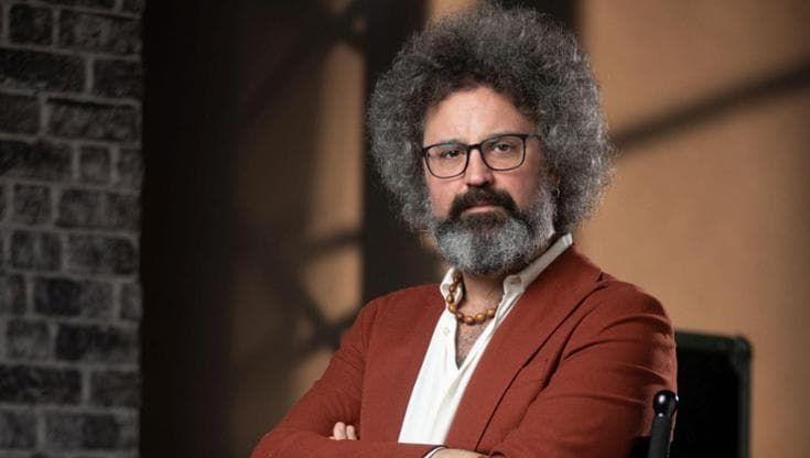 Simone Cristicchi dalle tenebre alla luce, “musica e poesia sono più grandi delle difficoltà”