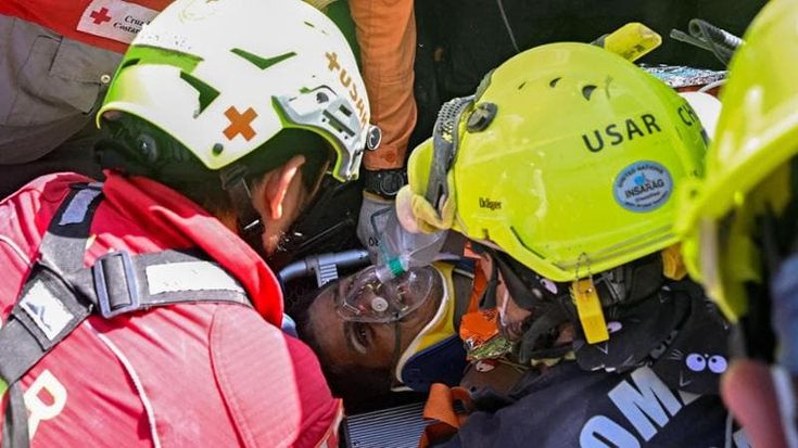 Venezuela, salvato Hernan Gil: per 8 giorni sotto le macerie, simbolo della speranza dopo il sisma