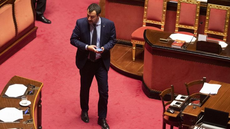 Tutto aperto, anzi no. I dietrofront di Salvini alla prova dell’emergenza coronavirus 
