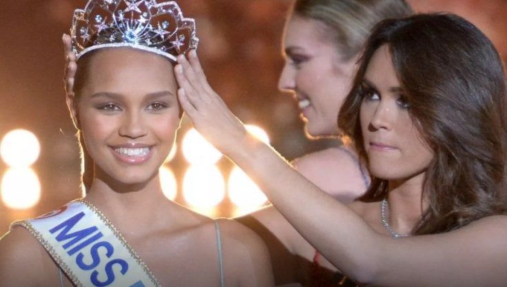 "Miss France" batte le femministe in tribunale