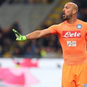 Napoli, su Reina c'è il Newcastle. E Milik sponsorizza Szczesny