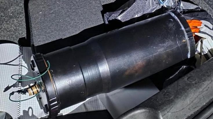 Prenestino, scoperta una bomba nel bagagliaio di un’auto: indagini in corso