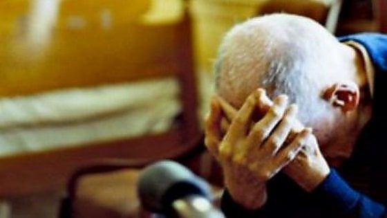 Novi Ligure, finti operai lo truffano in casa: anziano ha un malore e muore