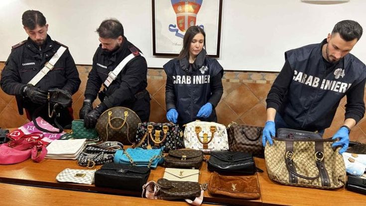 Ville, auto e borse di lusso. Maxi sequestro di beni al narcos in fuga Emanuele Selva