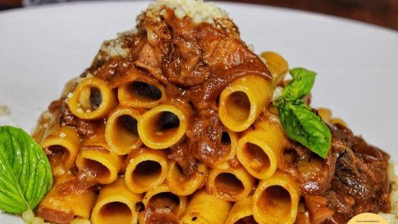 Napoli: Mostobuono, un bistrot contemporaneo tra pasta d'autore e omaggi alla Costiera