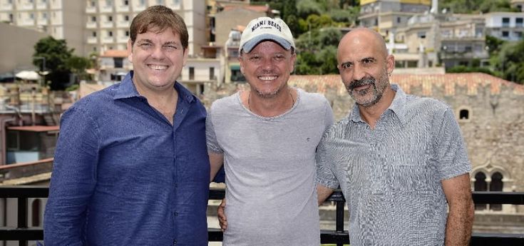 "Malaterra", Gigi D'Alessio in viaggio nella Terra dei fuochi: "Un tema che va tenuto vivo"