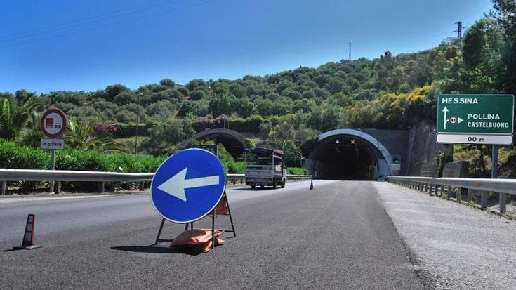 Viadotti fuori norma e gallerie al buio, le autostrade da brivido