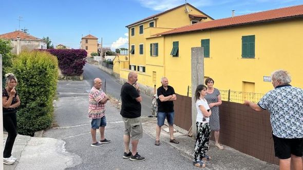 Lavori per sopraelevare la strada provinciale, scatta la protesta dei residenti