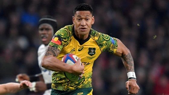 Rugby, post omofobi: Australia licenzia Folau