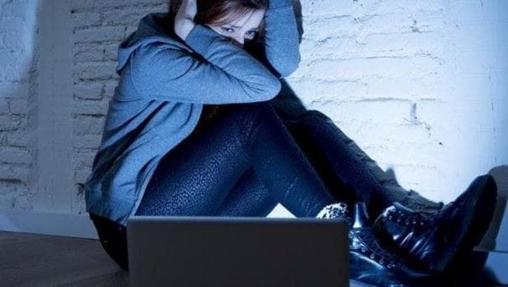 “Non uscite di casa. Vi scuoio vivi”: arresto per due influencer. Uno preso, l’altro irreperibile