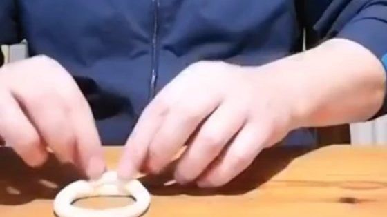 "Facciamo i taralli": il sindaco di Lucera intrattiene con le dirette social i cittadini  per non farli uscire da casa